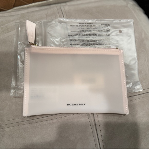 NEW SHEER  BURBERRY PINK  POUCH /MAKEUP BAG/ COSMETIC OR CONCERT - Picture 1 of 4